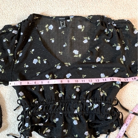 Forever 21 Boho Floral Blouse Top Women Medium Black Textured - Picture 5 of 8
